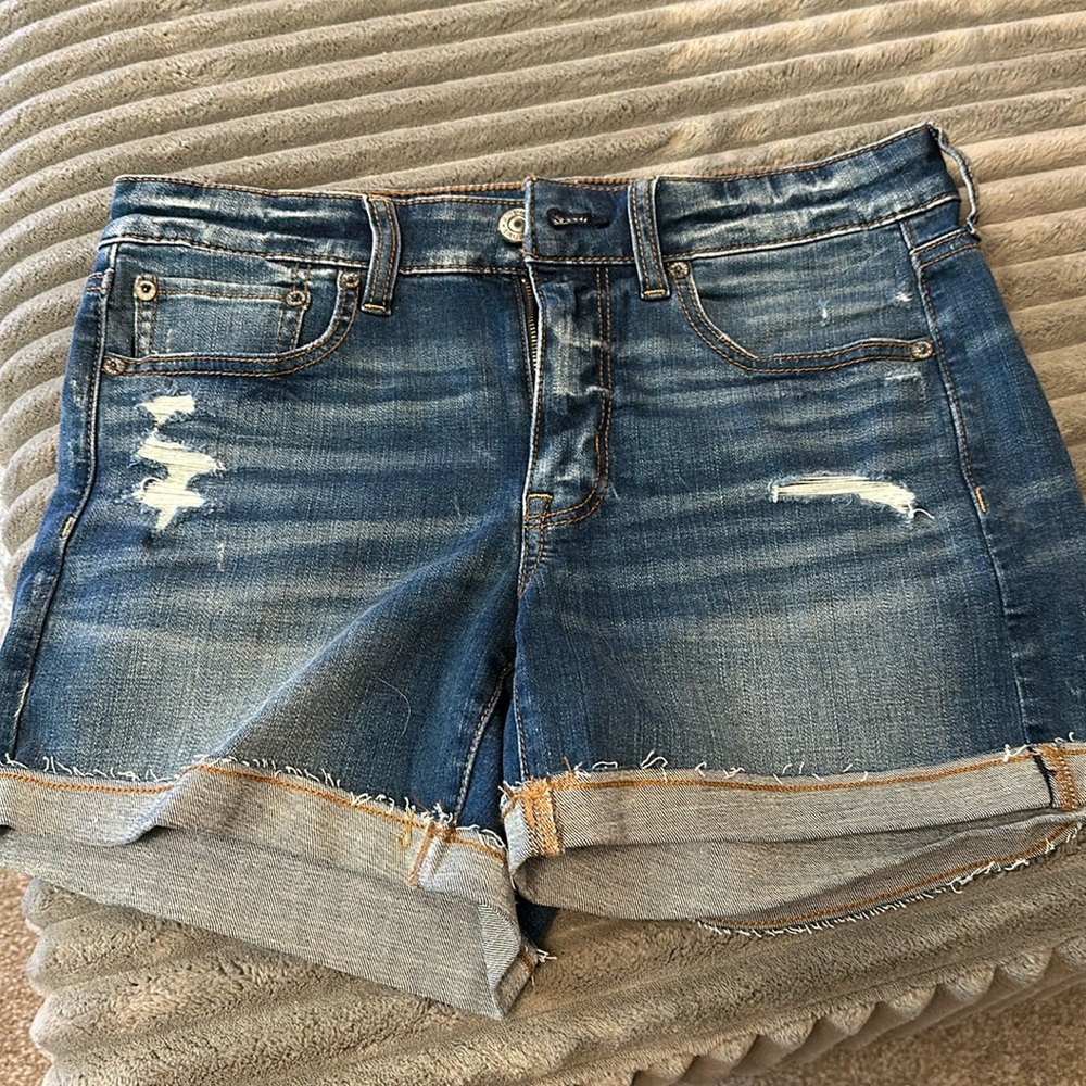 Denim shorts, never worn!